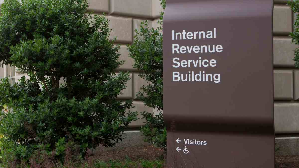 The-IRS-and-summer-activities-that-affect-tax-returns.jpg